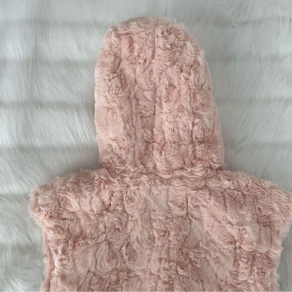 Mayoral NWT Pink Faux Fur Sleeveless Vest (6) - Picture 9 of 9